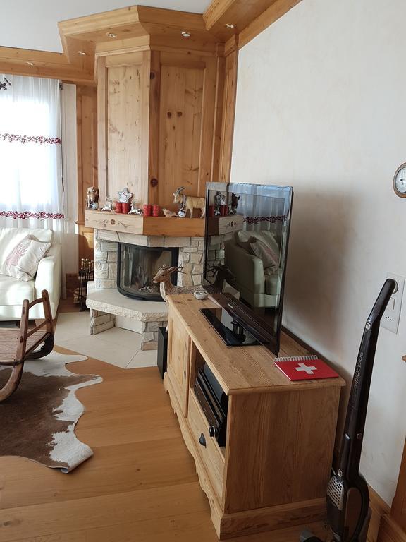 Appartement Clairiere Des Barzettes Avec Vue Magnifique クラン エクステリア 写真